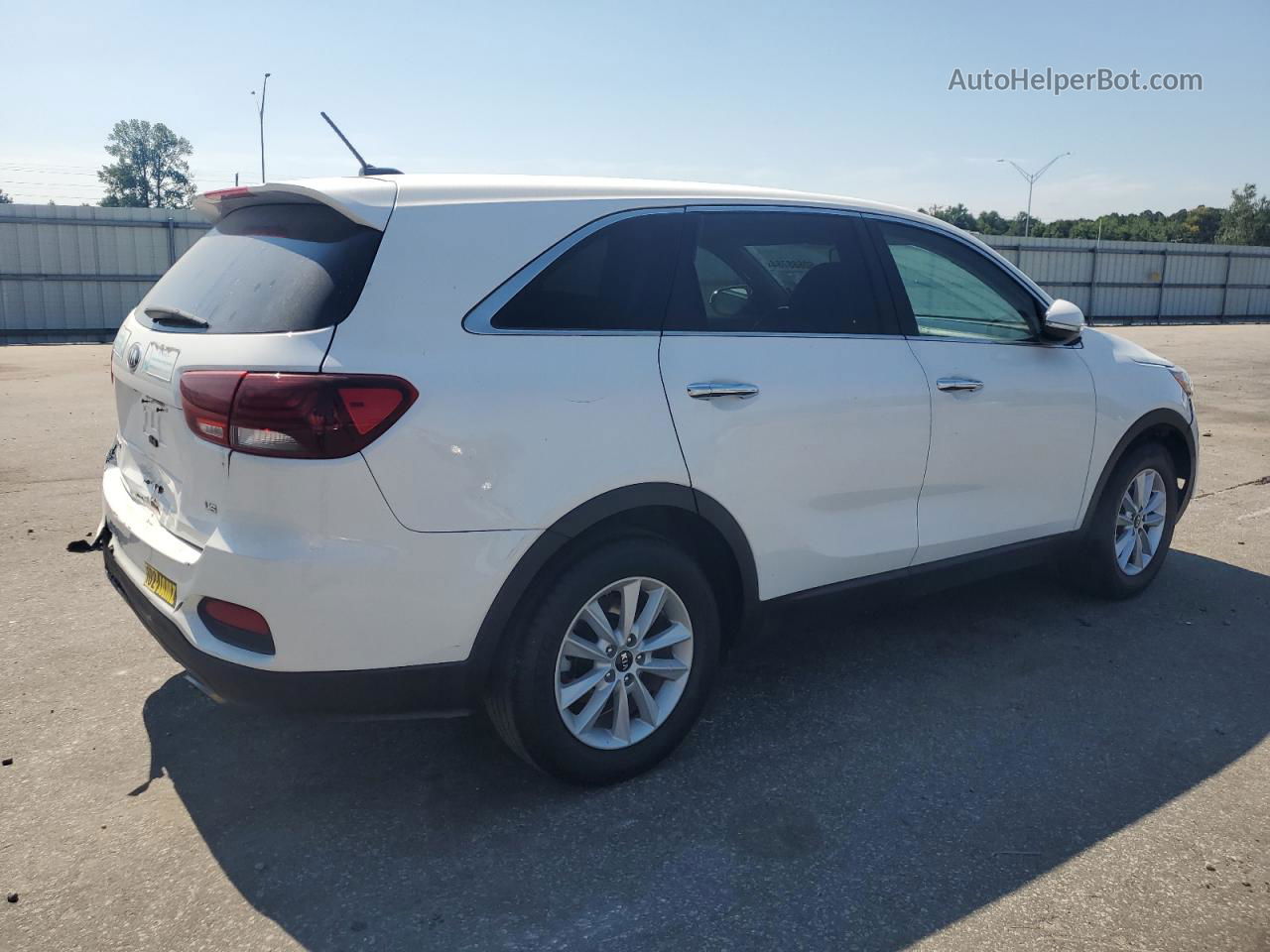 2020 Kia Sorento S White vin: 5XYPG4A55LG670265