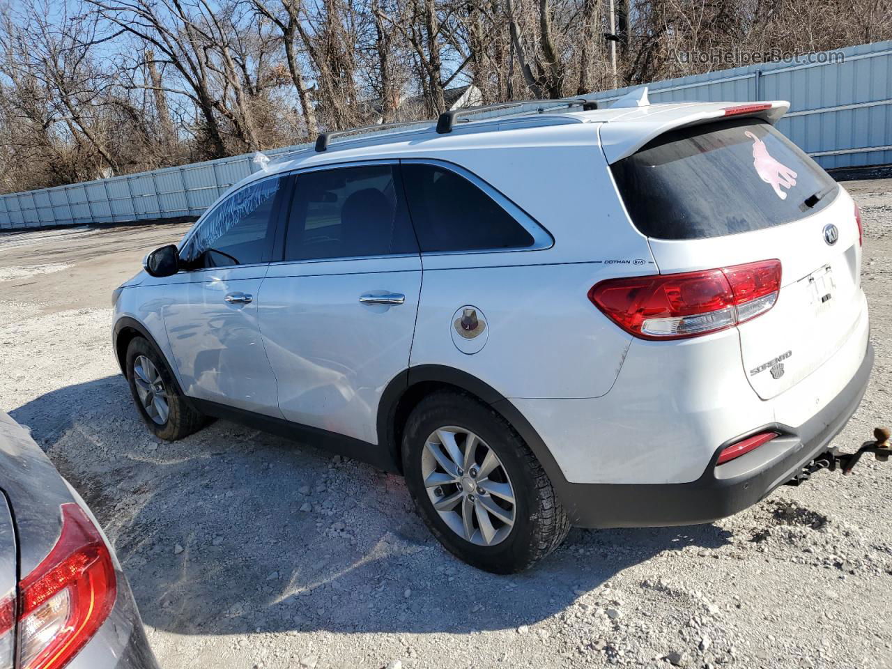 2018 Kia Sorento Lx White vin: 5XYPG4A56JG405500