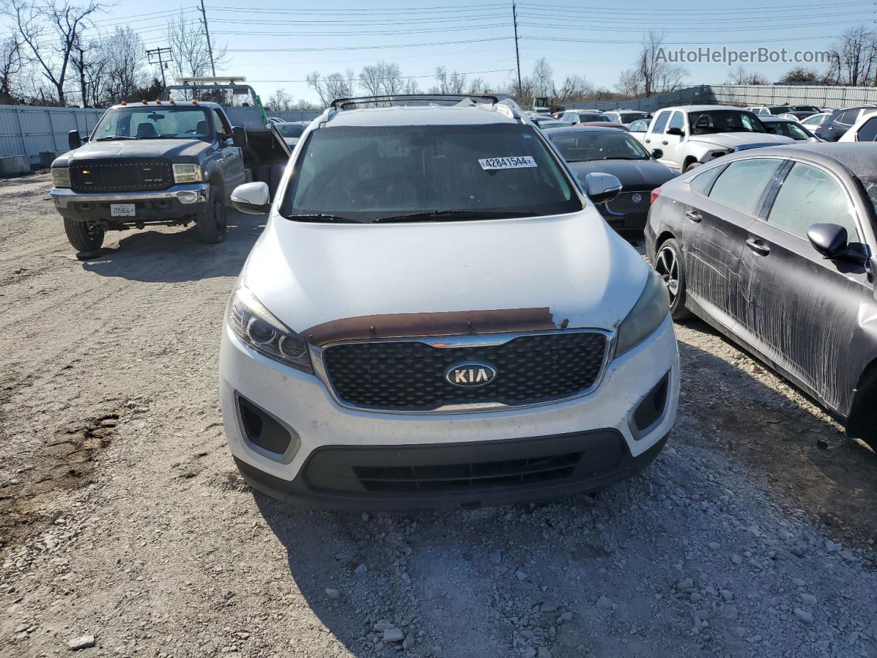 2018 Kia Sorento Lx White vin: 5XYPG4A56JG405500