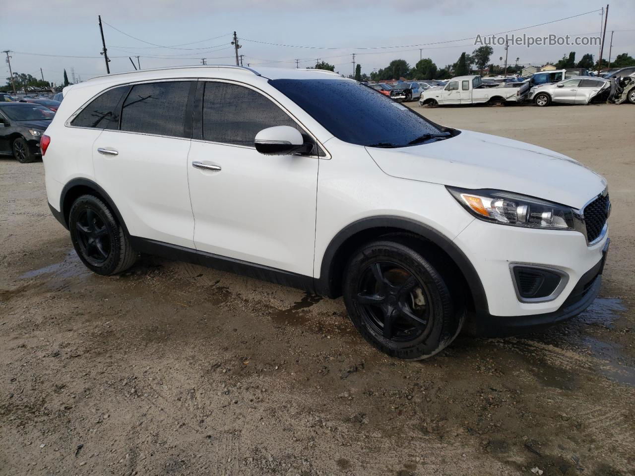 2018 Kia Sorento Lx White vin: 5XYPG4A5XJG369200