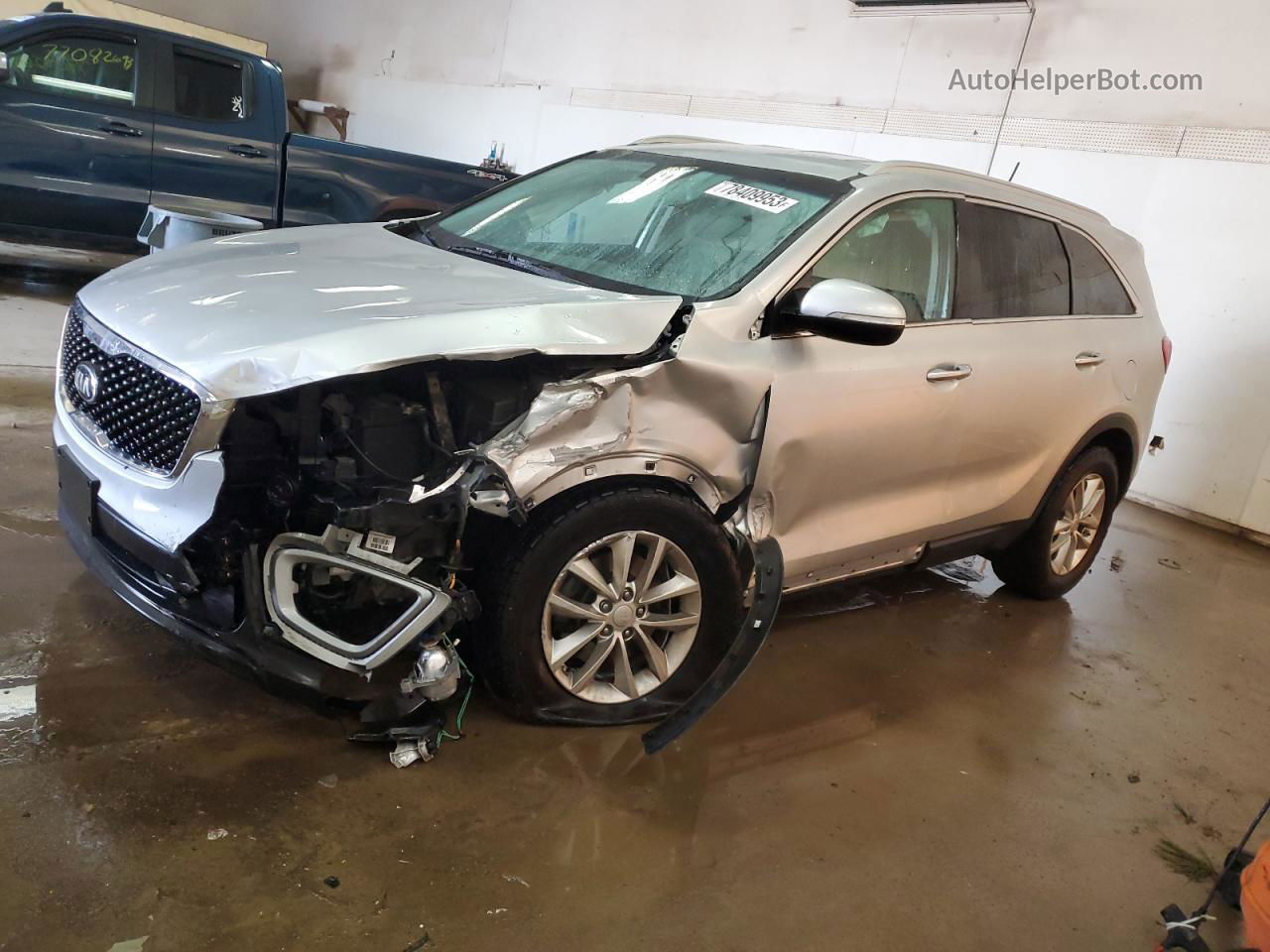 2017 Kia Sorento Lx Silver vin: 5XYPGDA35HG298657