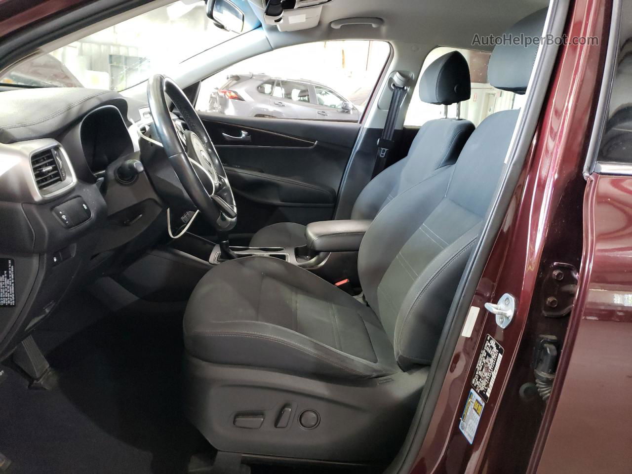 2018 Kia Sorento Lx Burgundy vin: 5XYPGDA37JG426029