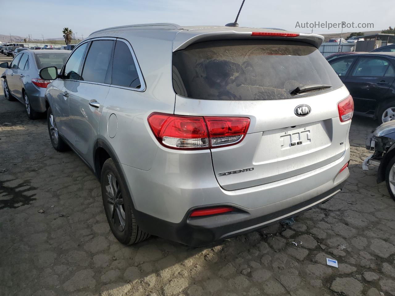 2018 Kia Sorento Lx Silver vin: 5XYPGDA50JG419652