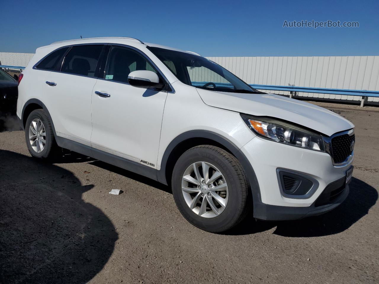 2018 Kia Sorento Lx White vin: 5XYPGDA51JG339244