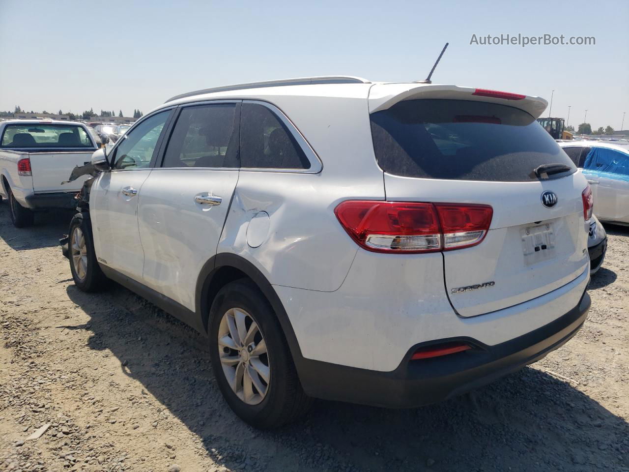 2018 Kia Sorento Lx White vin: 5XYPGDA51JG339700