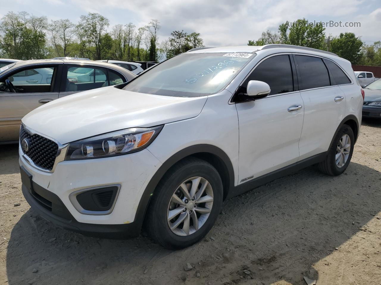 2018 Kia Sorento Lx White vin: 5XYPGDA53JG422755