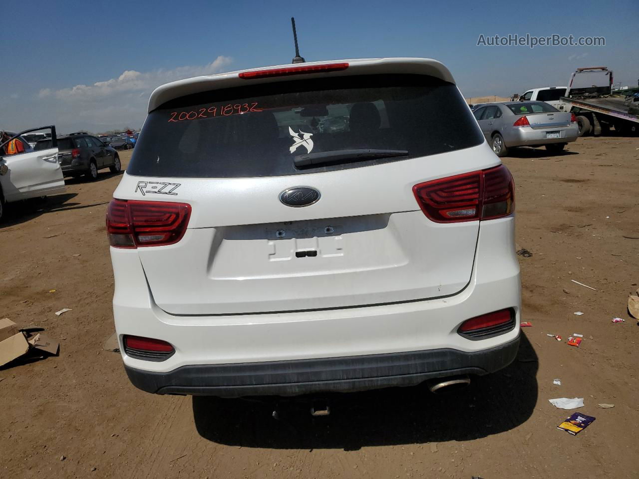 2020 Kia Sorento S White vin: 5XYPGDA54LG620876