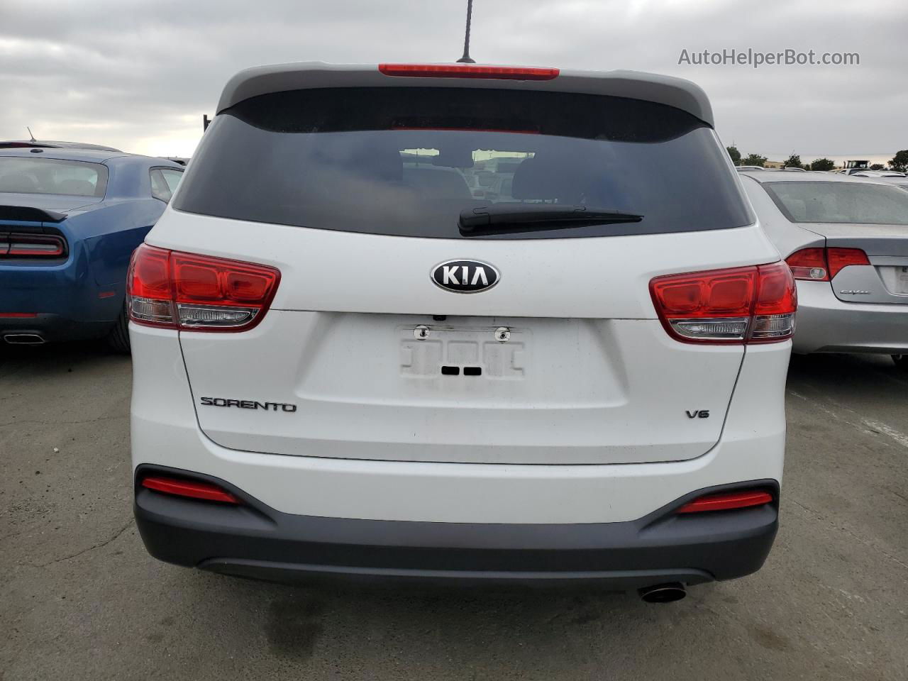 2018 Kia Sorento Lx White vin: 5XYPGDA55JG425432