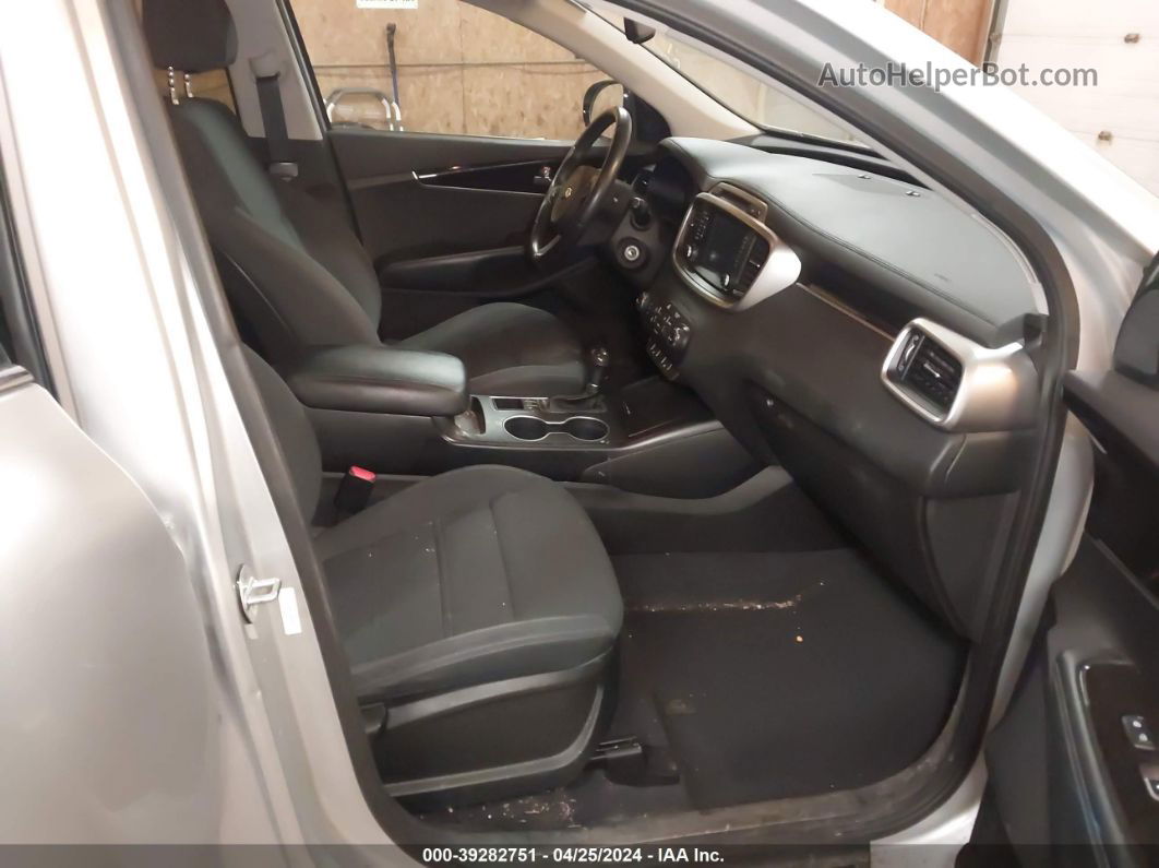 2018 Kia Sorento 3.3l Lx Серебряный vin: 5XYPGDA57JG368005