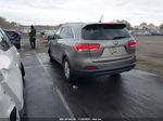 2017 Kia Sorento 3.3l Lx Серебряный vin: 5XYPGDA5XHG330620