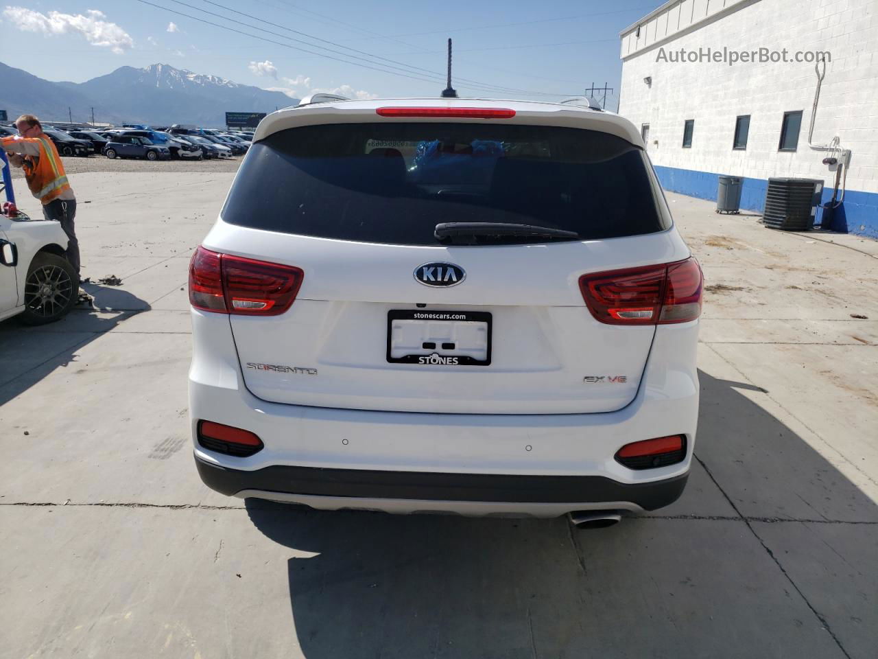 2020 Kia Sorento Ex White vin: 5XYPHDA51LG709141