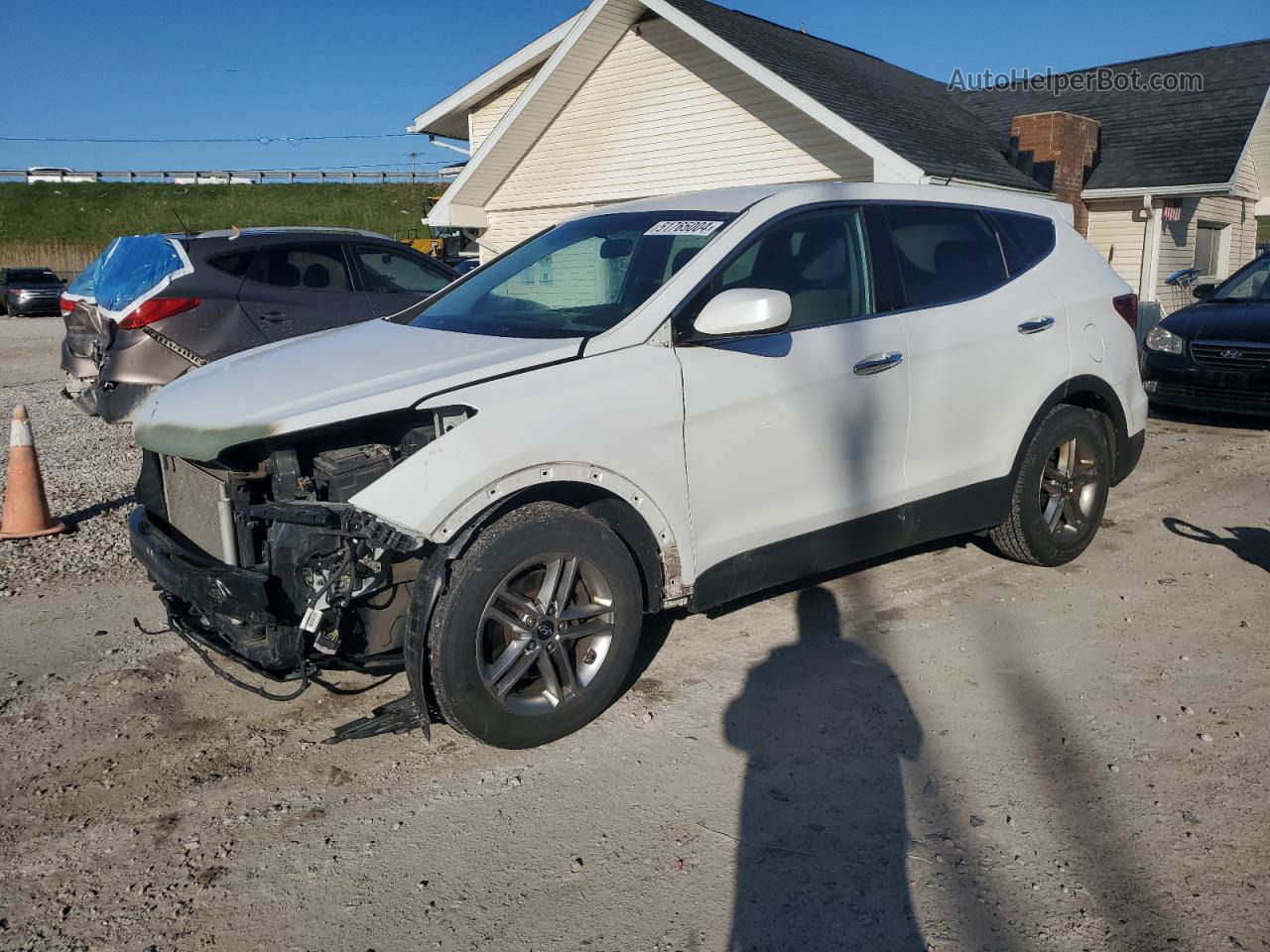 2018 Hyundai Santa Fe Sport  White vin: 5XYZT3LB1JG573319