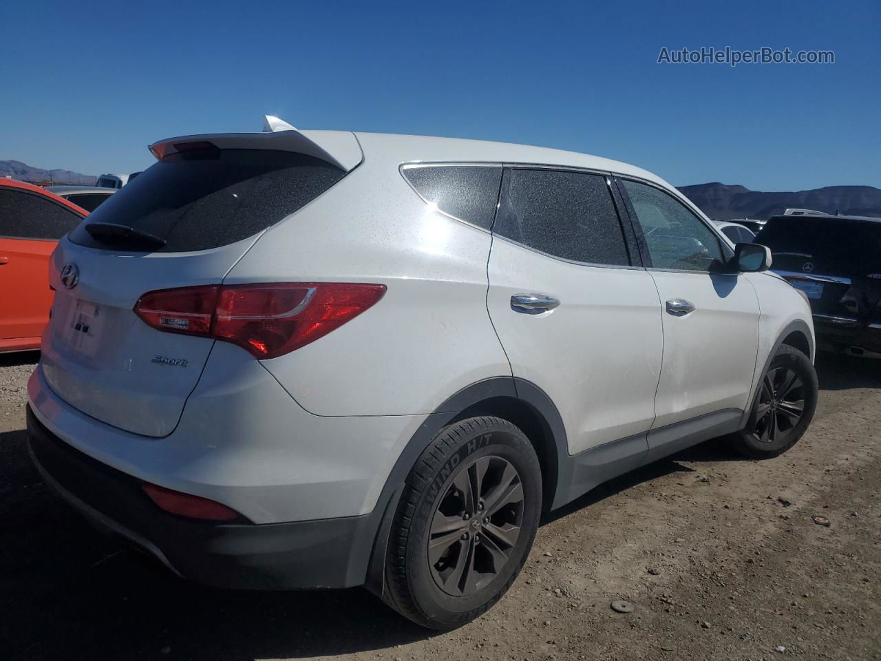 2013 Hyundai Santa Fe Sport  White vin: 5XYZT3LB8DG019473