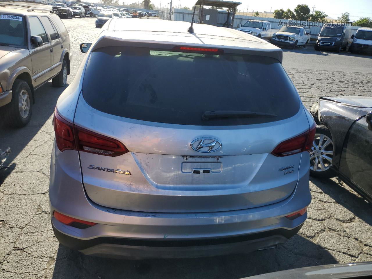 2018 Hyundai Santa Fe Sport  Silver vin: 5XYZTDLB8JG559410