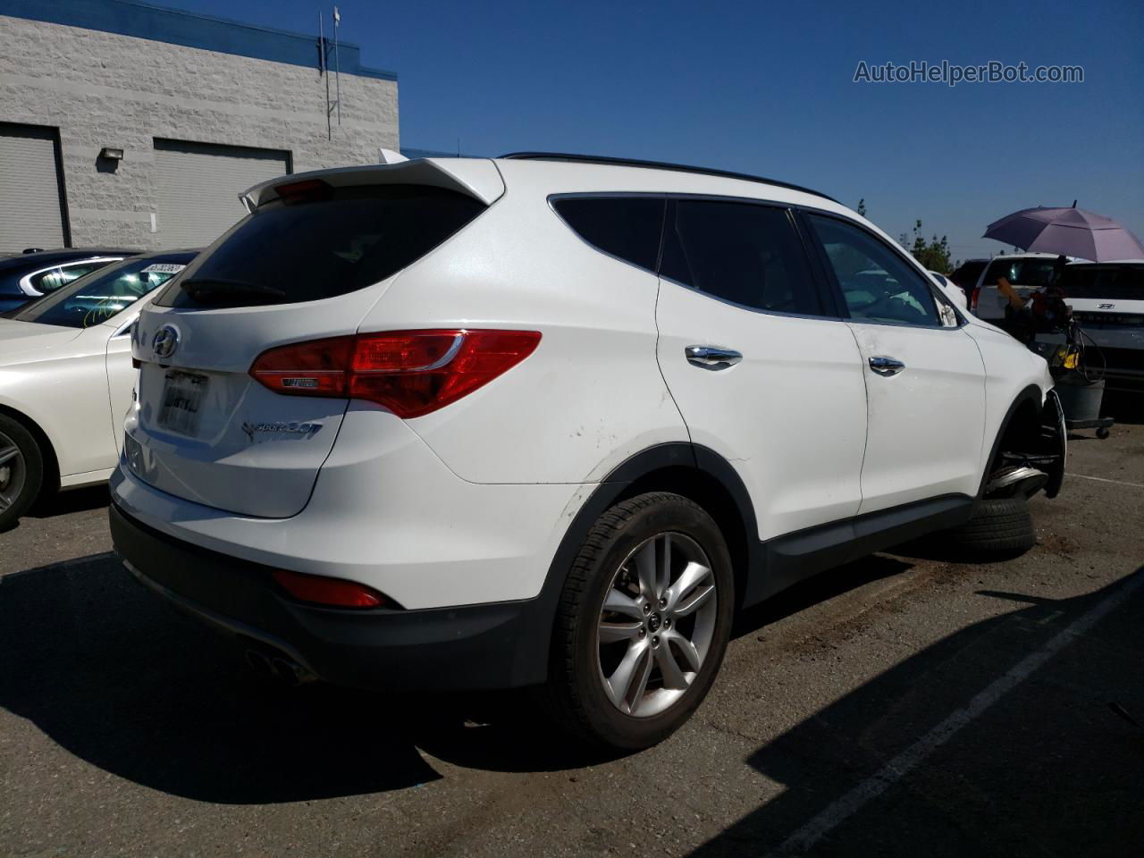 2014 Hyundai Santa Fe Sport  White vin: 5XYZU3LA0EG221892