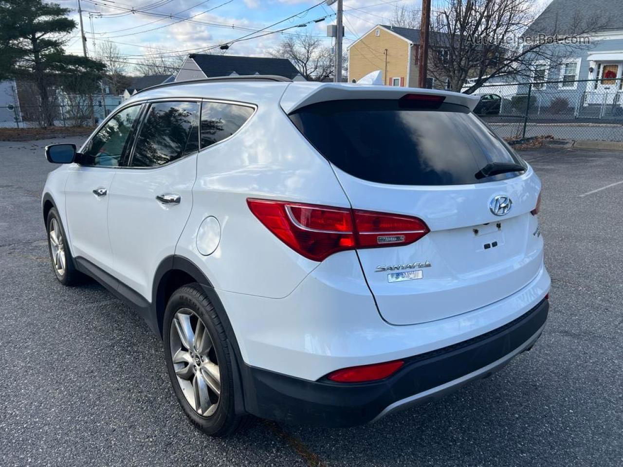 2013 Hyundai Santa Fe Sport  White vin: 5XYZUDLA7DG026618