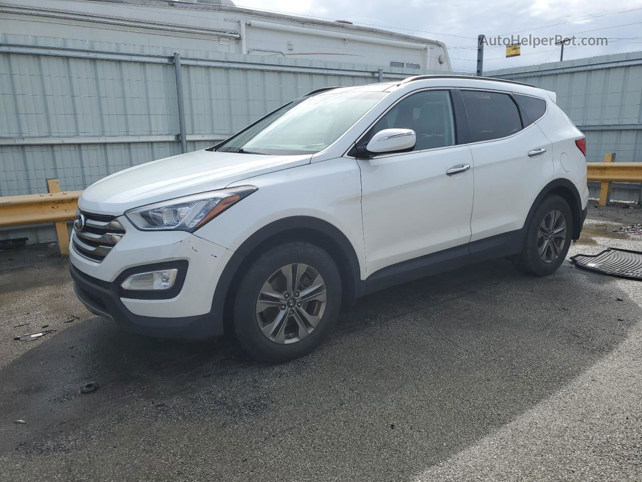 2015 Hyundai Santa Fe Sport  White vin: 5XYZUDLBXFG258819