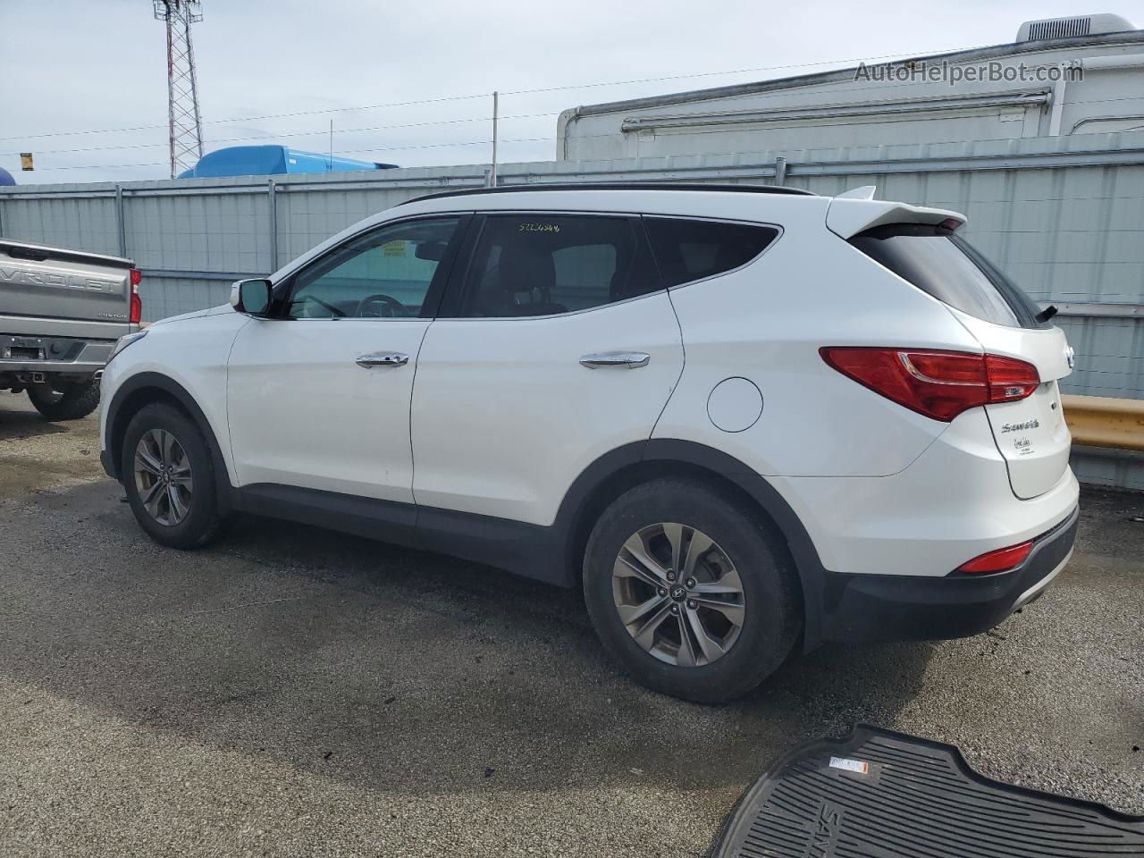 2015 Hyundai Santa Fe Sport  White vin: 5XYZUDLBXFG258819