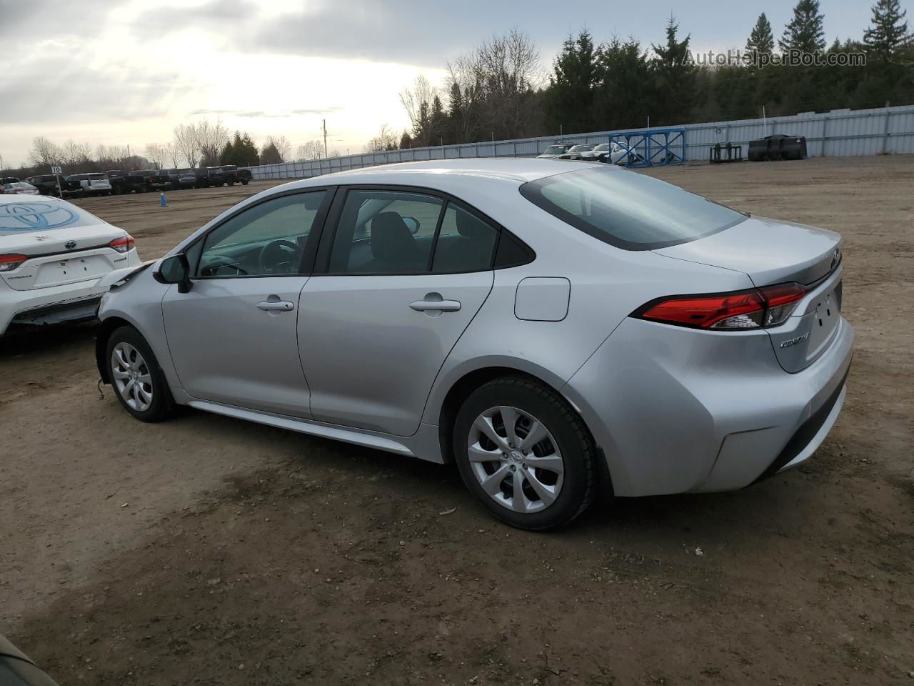 2020 Toyota Corolla Le Silver vin: 5YFBPRBE3LP042612