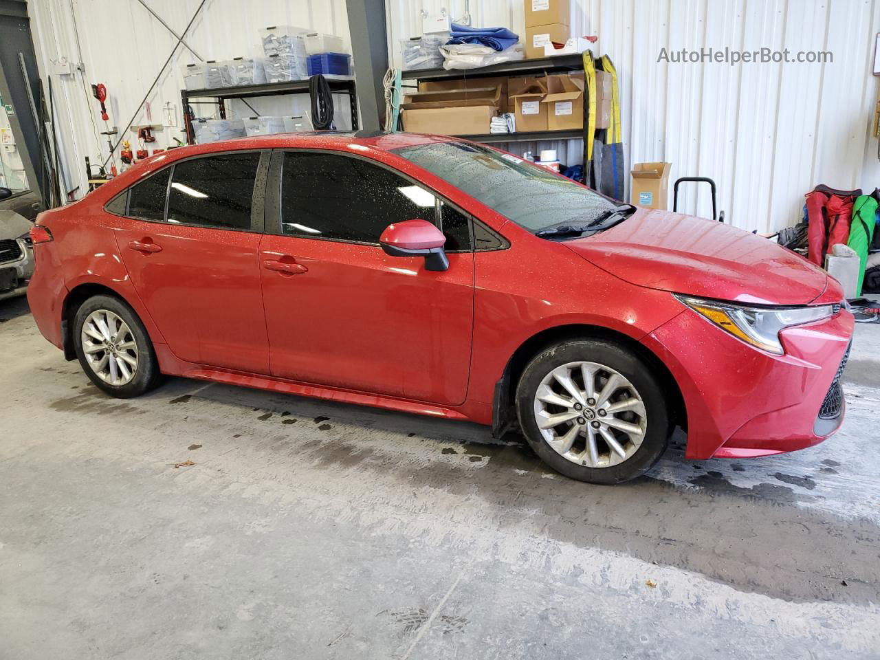 2020 Toyota Corolla Le Red vin: 5YFBPRBEXLP100506