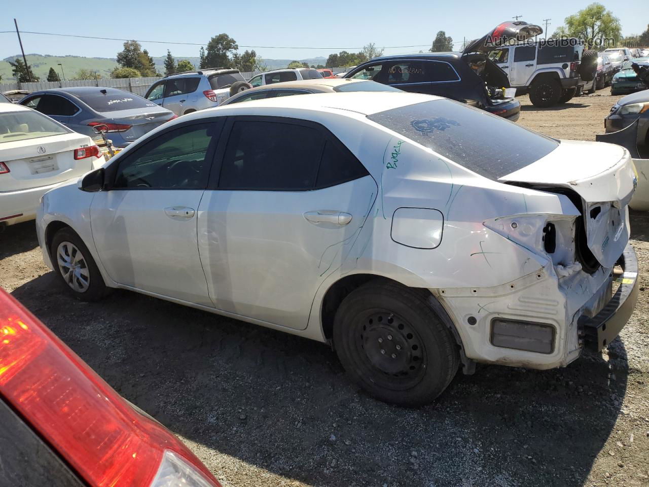 2017 Toyota Corolla Le White vin: 5YFBPRHE5HP592022