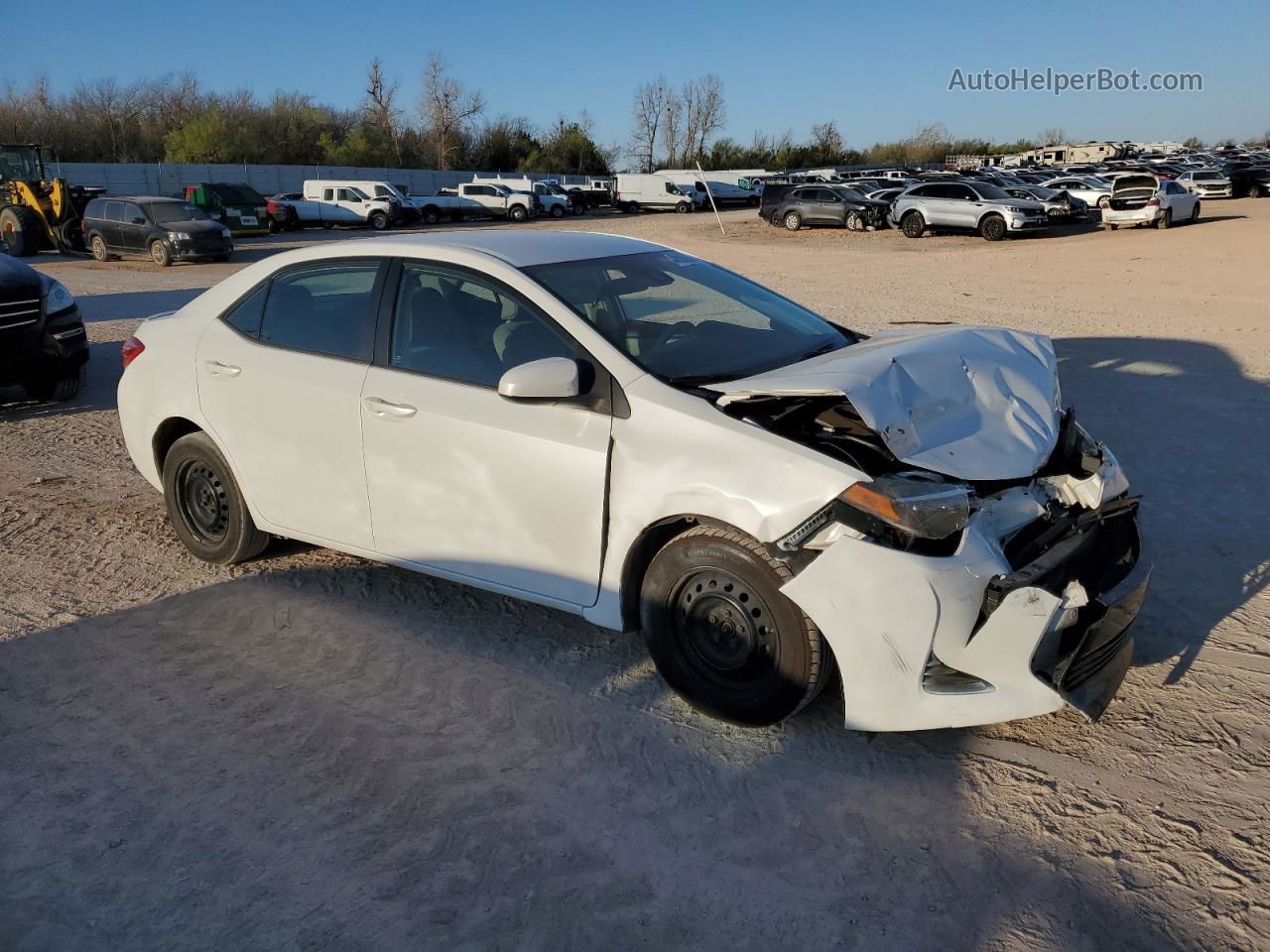 2017 Toyota Corolla Le White vin: 5YFBPRHE7HP724181