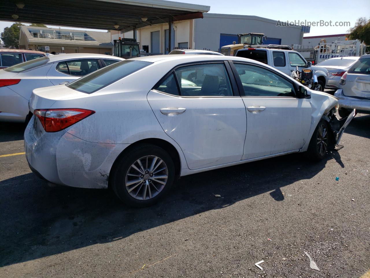 2015 Toyota Corolla L White vin: 5YFBURHE0FP224661