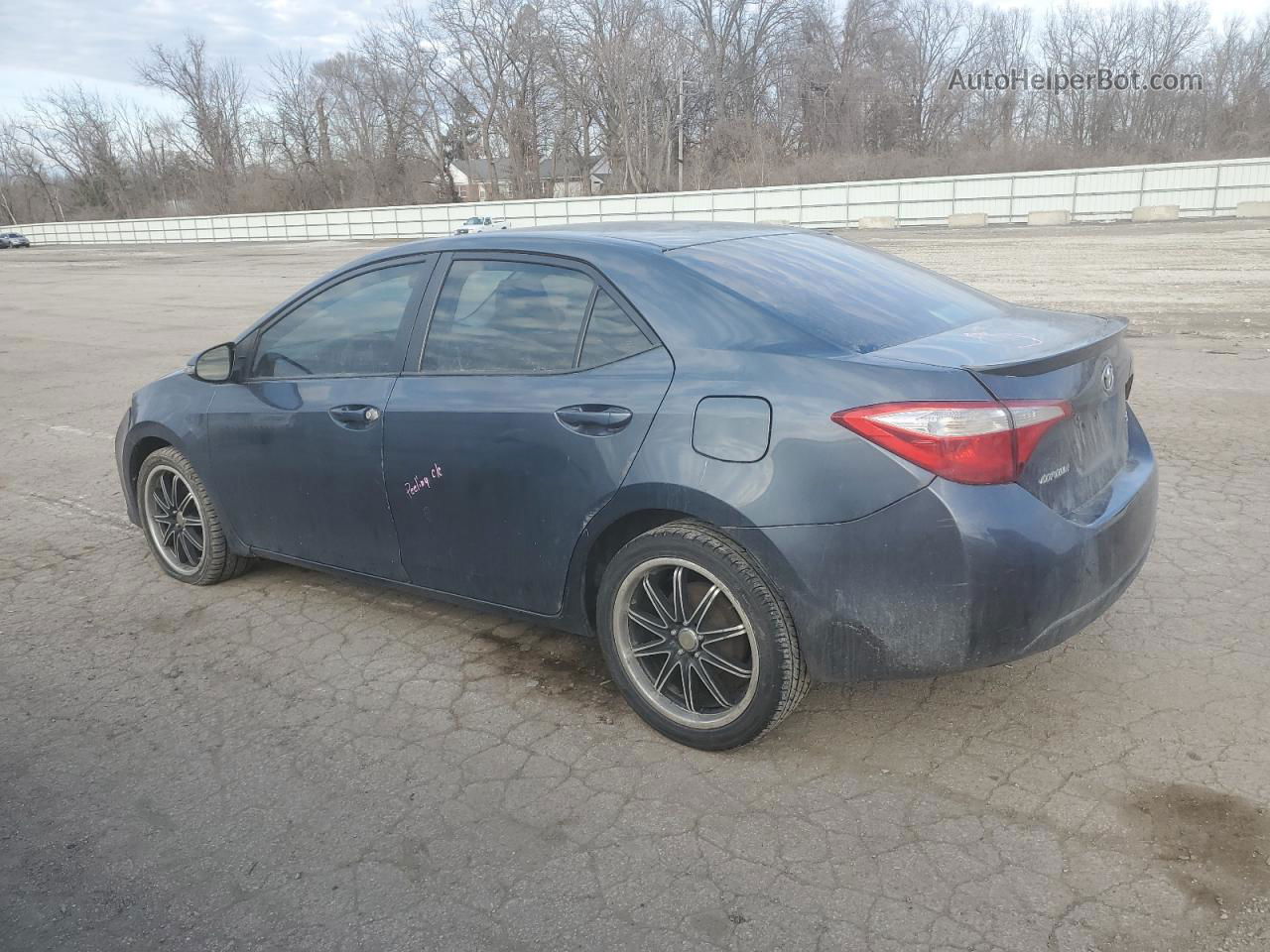 2015 Toyota Corolla L Blue vin: 5YFBURHE0FP226684