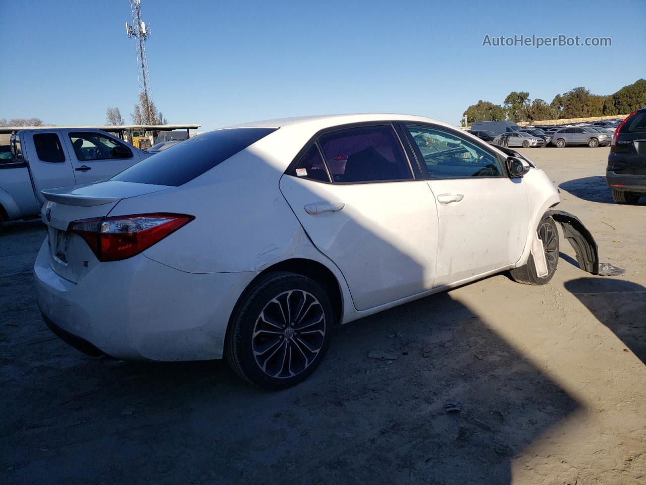 2015 Toyota Corolla L White vin: 5YFBURHE0FP253321