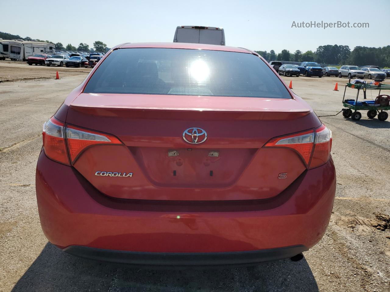 2015 Toyota Corolla L Red vin: 5YFBURHE0FP345450