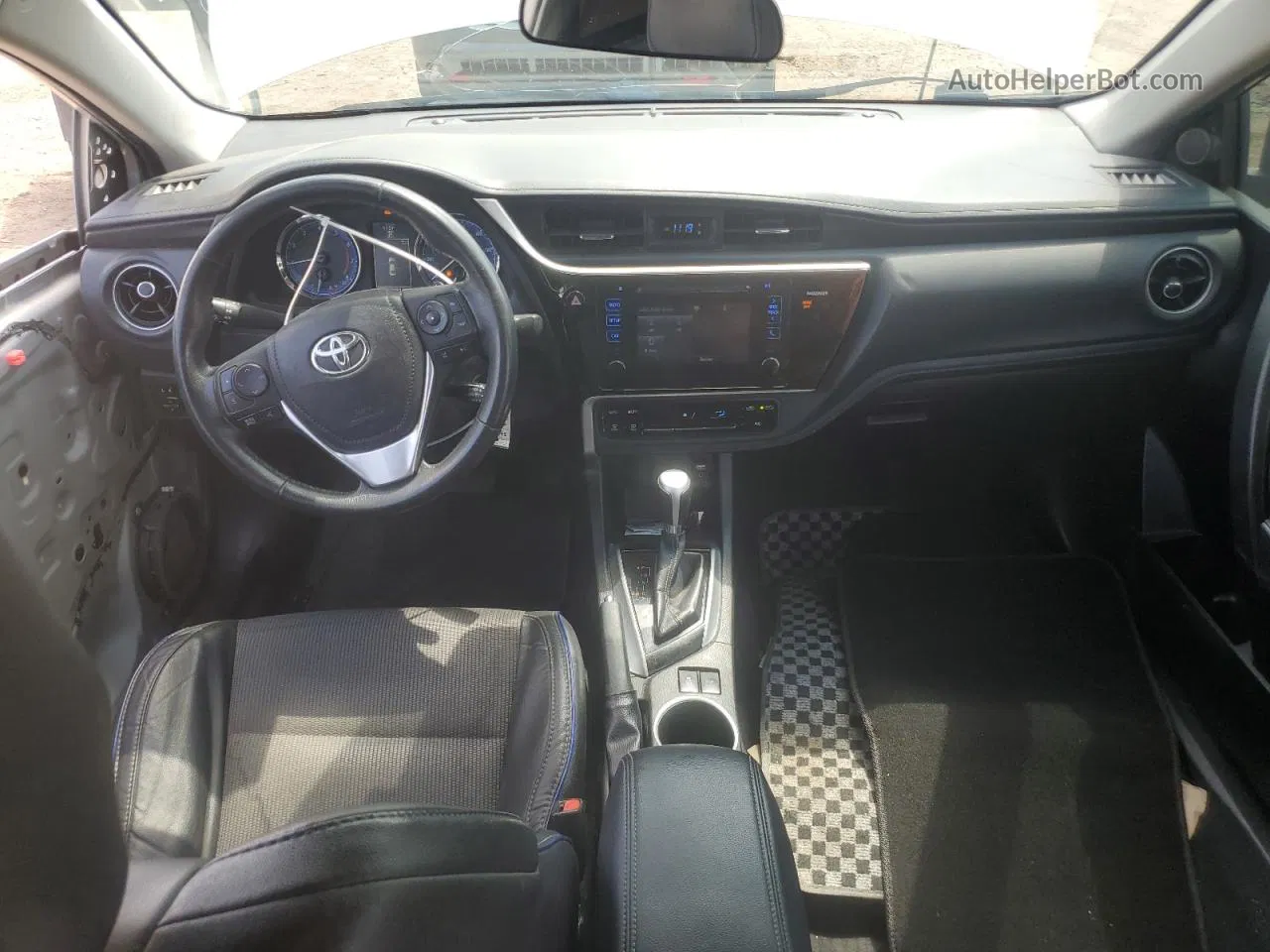 2017 Toyota Corolla L Серебряный vin: 5YFBURHE0HP627736