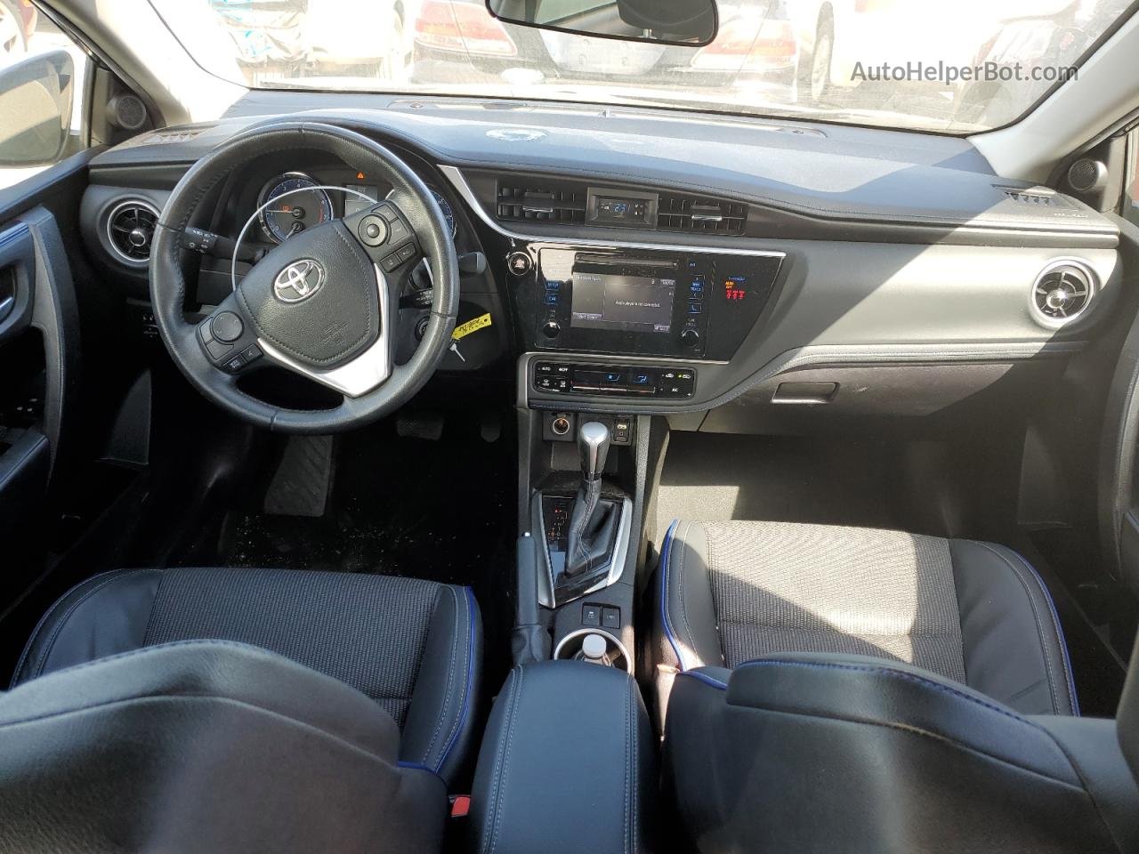 2019 Toyota Corolla L Синий vin: 5YFBURHE0KP940423