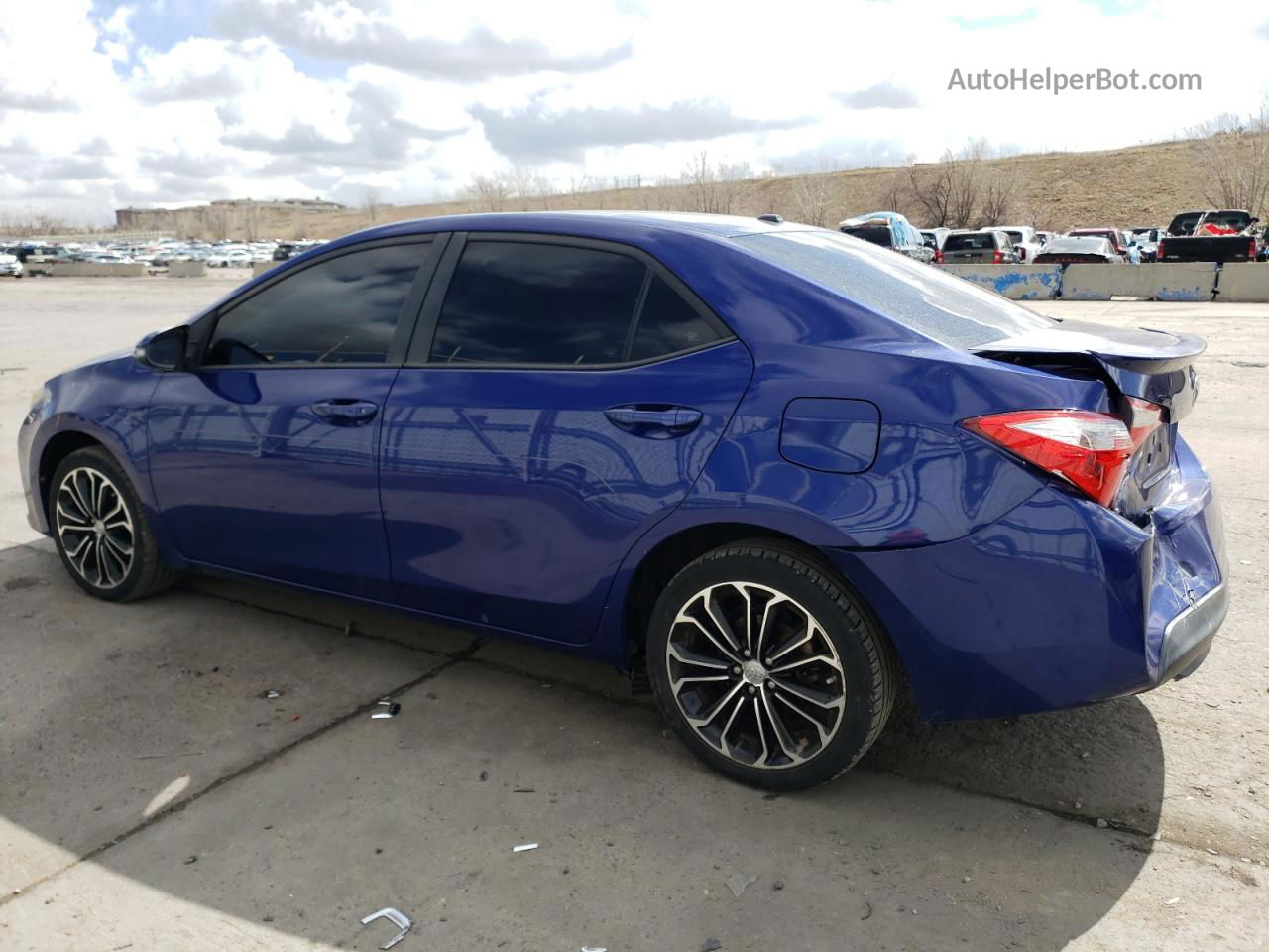 2015 Toyota Corolla L Blue vin: 5YFBURHE1FP185966