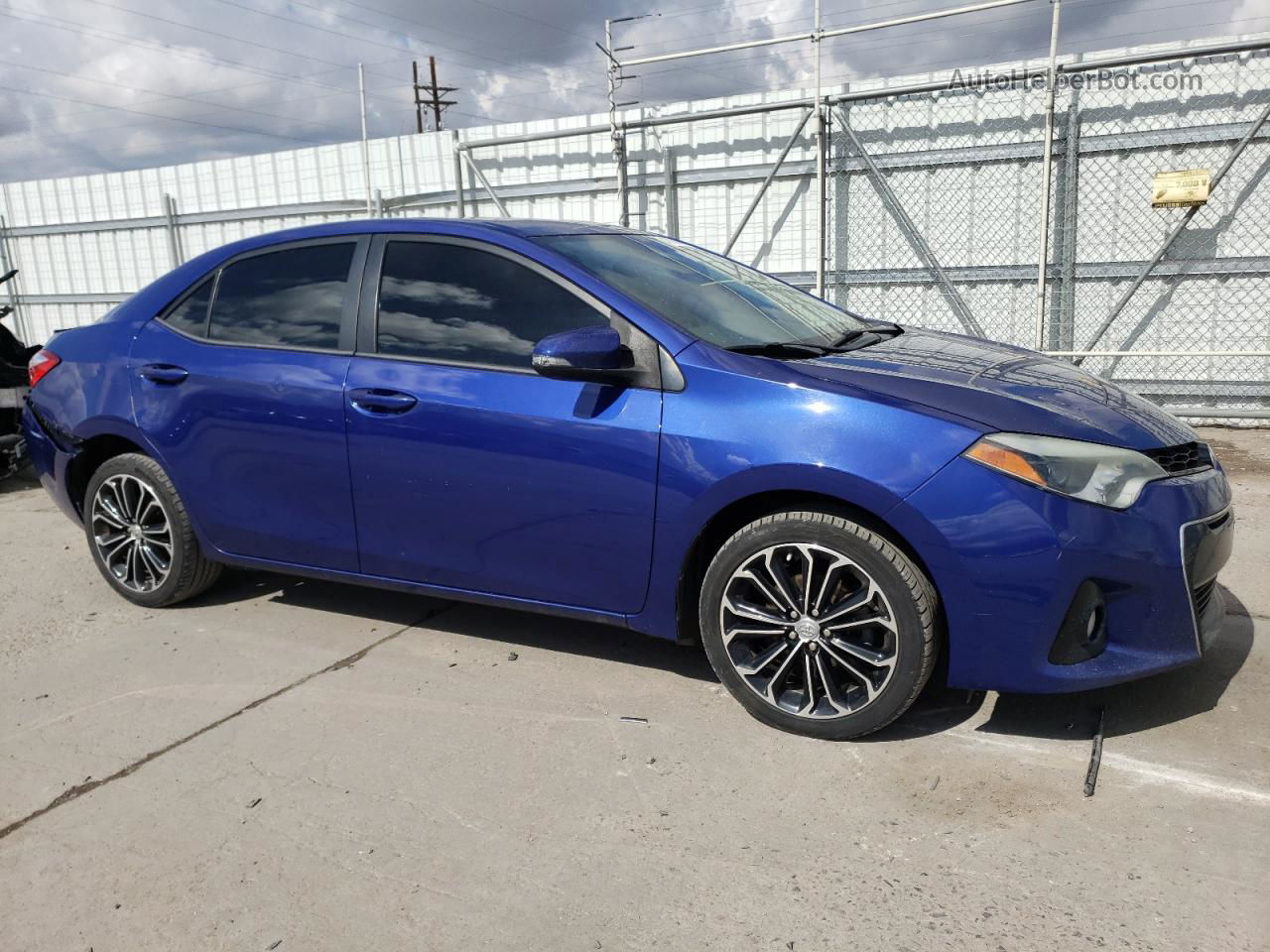 2015 Toyota Corolla L Blue vin: 5YFBURHE1FP185966