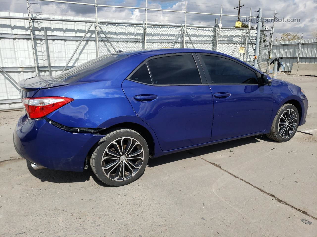 2015 Toyota Corolla L Blue vin: 5YFBURHE1FP185966