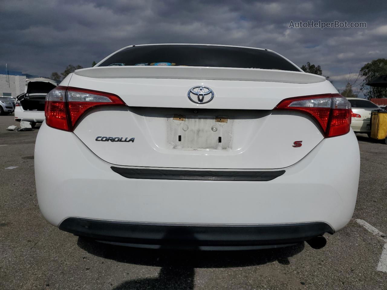 2015 Toyota Corolla L White vin: 5YFBURHE1FP255983