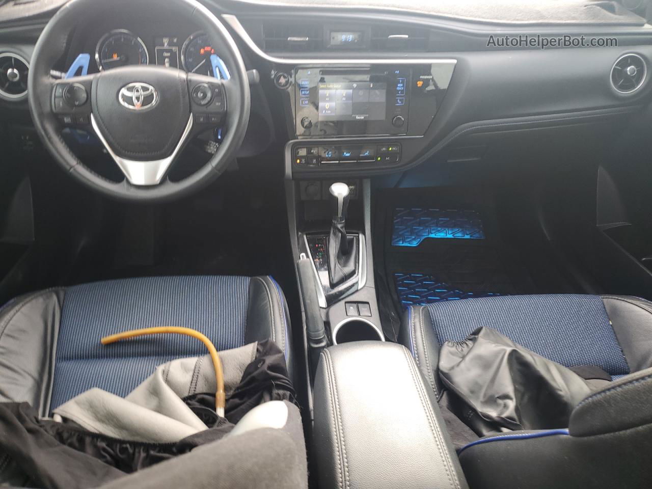 2017 Toyota Corolla L Белый vin: 5YFBURHE1HP642777