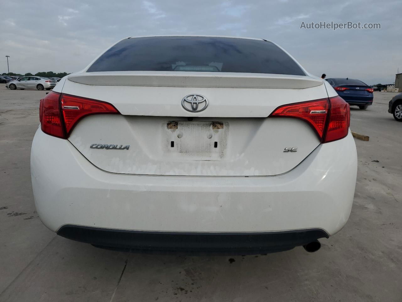 2019 Toyota Corolla L White vin: 5YFBURHE1KP911657