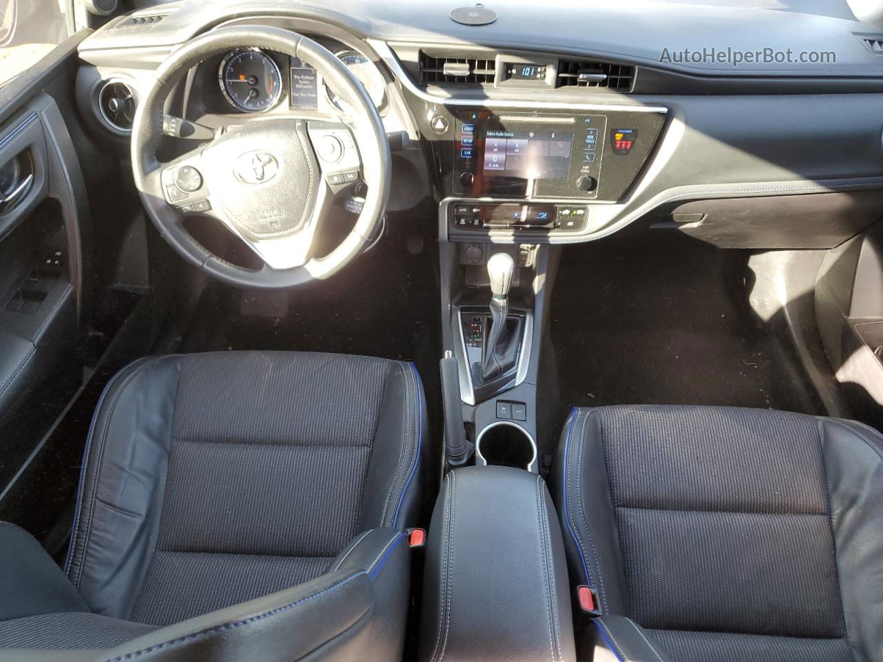 2019 Toyota Corolla L Черный vin: 5YFBURHE1KP913389