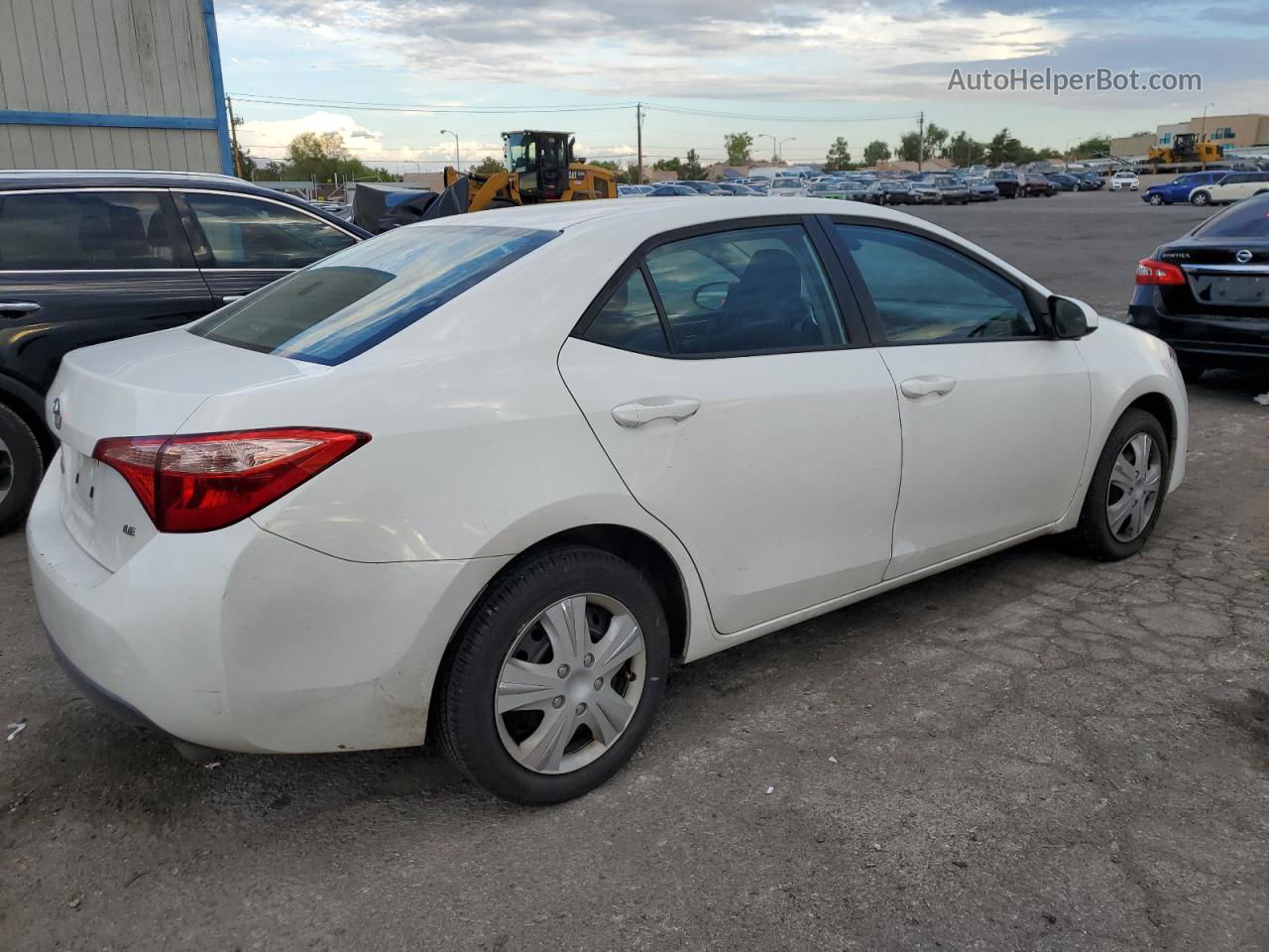 2019 Toyota Corolla L White vin: 5YFBURHE1KP935439