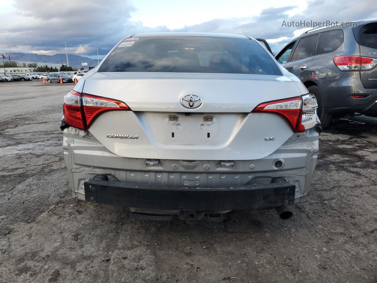 2015 Toyota Corolla L Silver vin: 5YFBURHE2FP201351