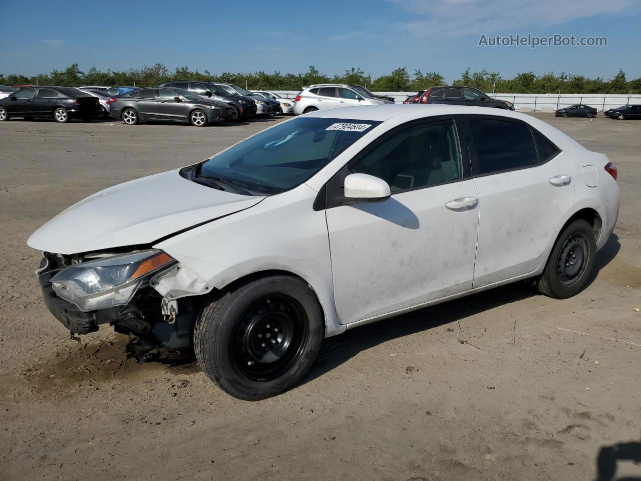 2015 Toyota Corolla L Белый vin: 5YFBURHE2FP217954