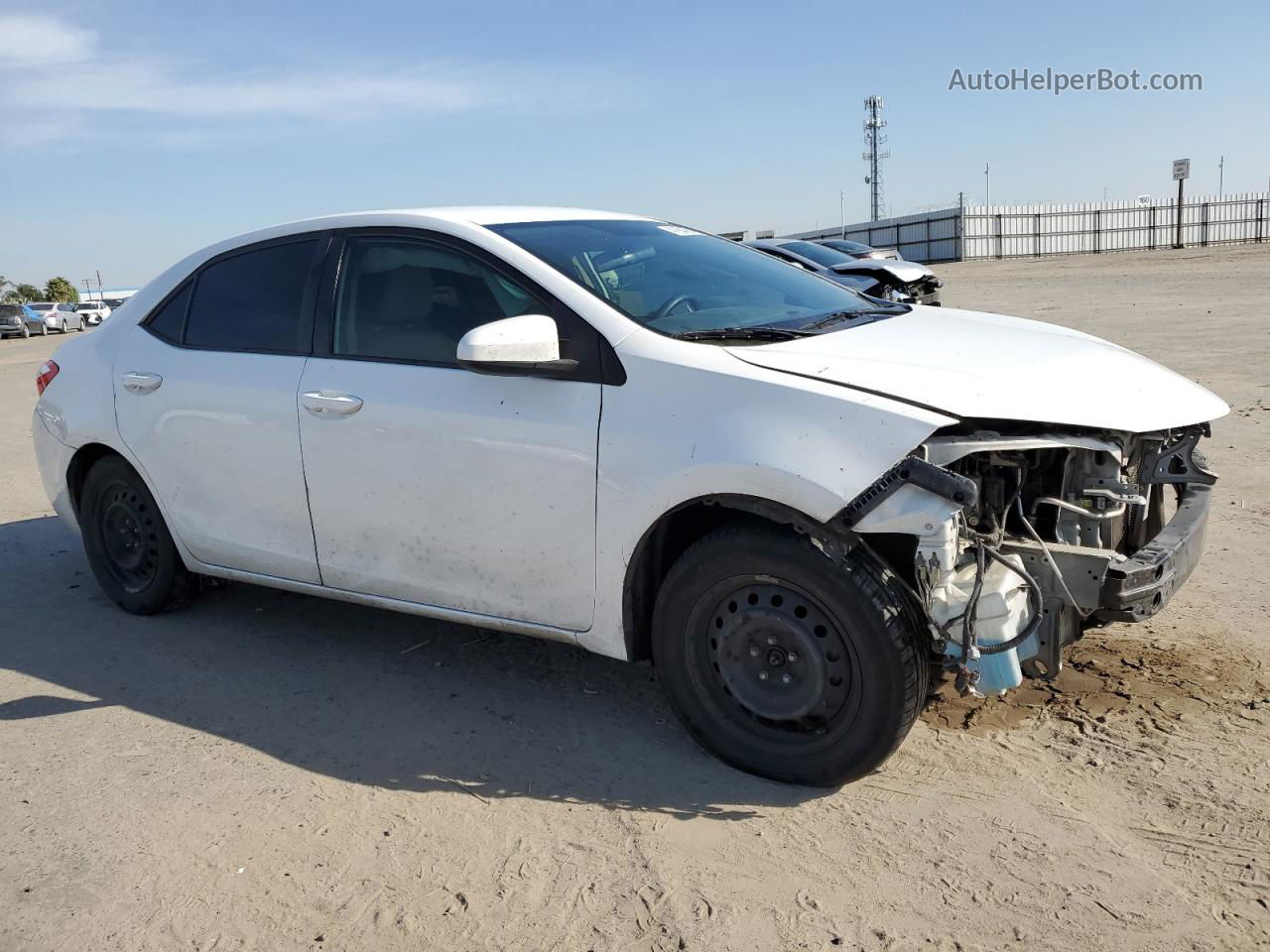 2015 Toyota Corolla L Белый vin: 5YFBURHE2FP217954