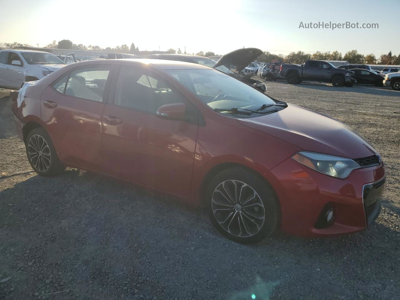 2015 Toyota Corolla L Red vin: 5YFBURHE2FP278284