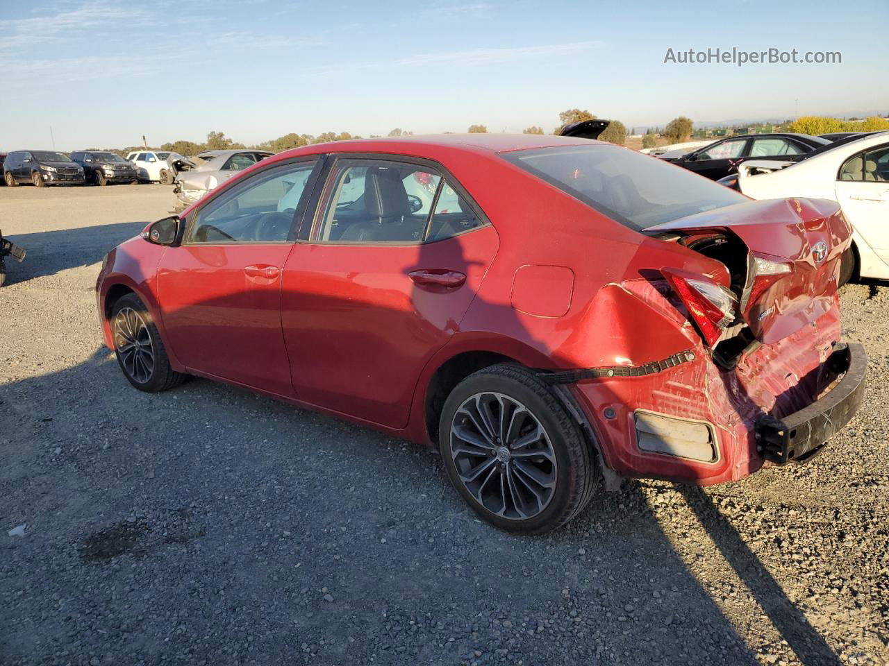 2015 Toyota Corolla L Red vin: 5YFBURHE2FP278284