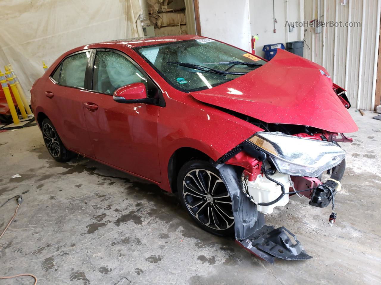 2015 Toyota Corolla L Red vin: 5YFBURHE2FP309744