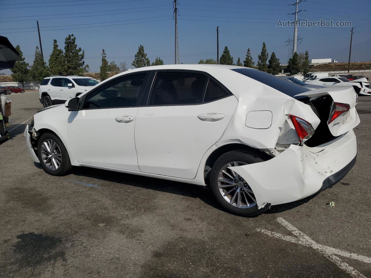 2015 Toyota Corolla L White vin: 5YFBURHE2FP348611