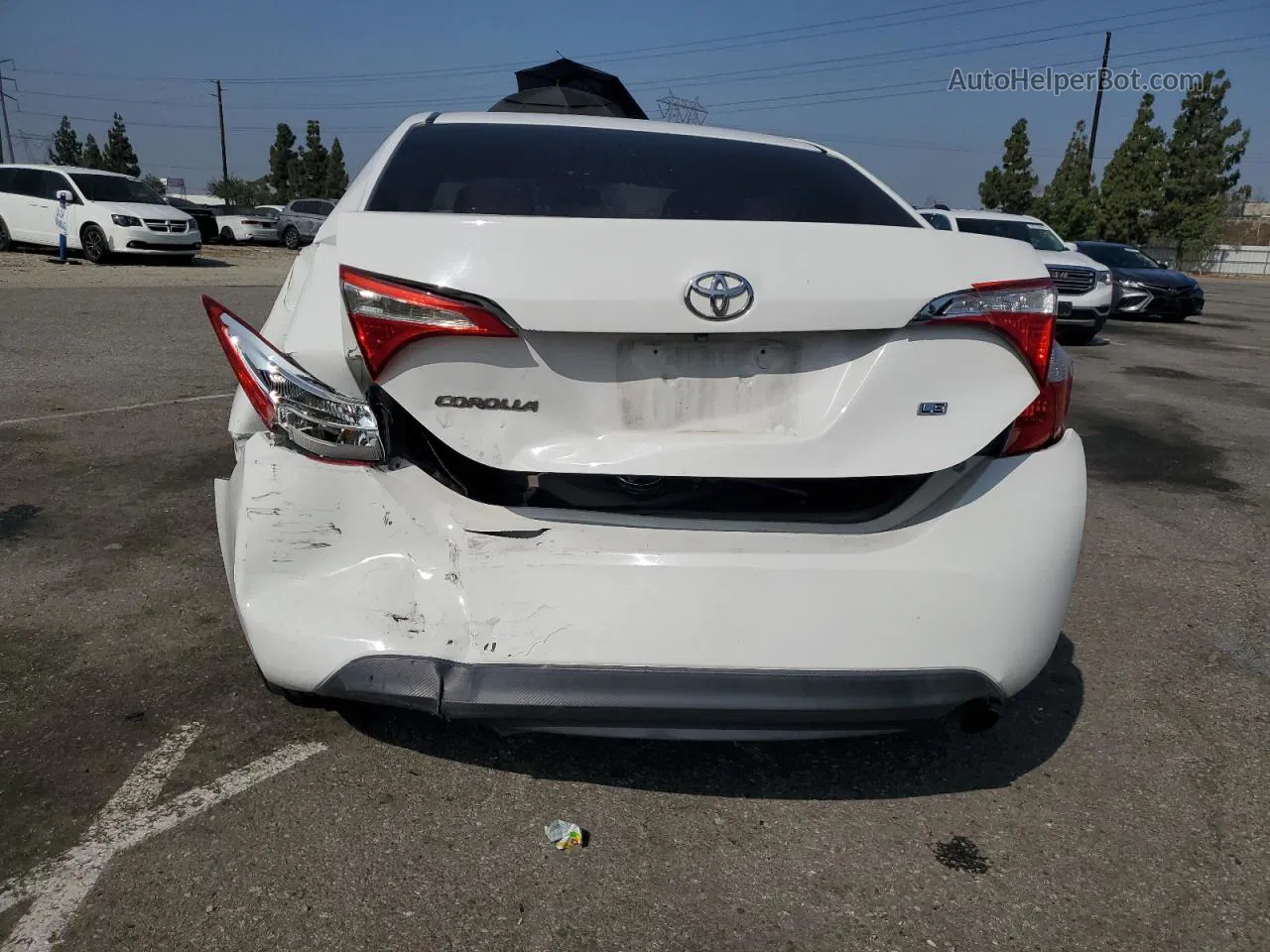 2015 Toyota Corolla L Белый vin: 5YFBURHE2FP348611