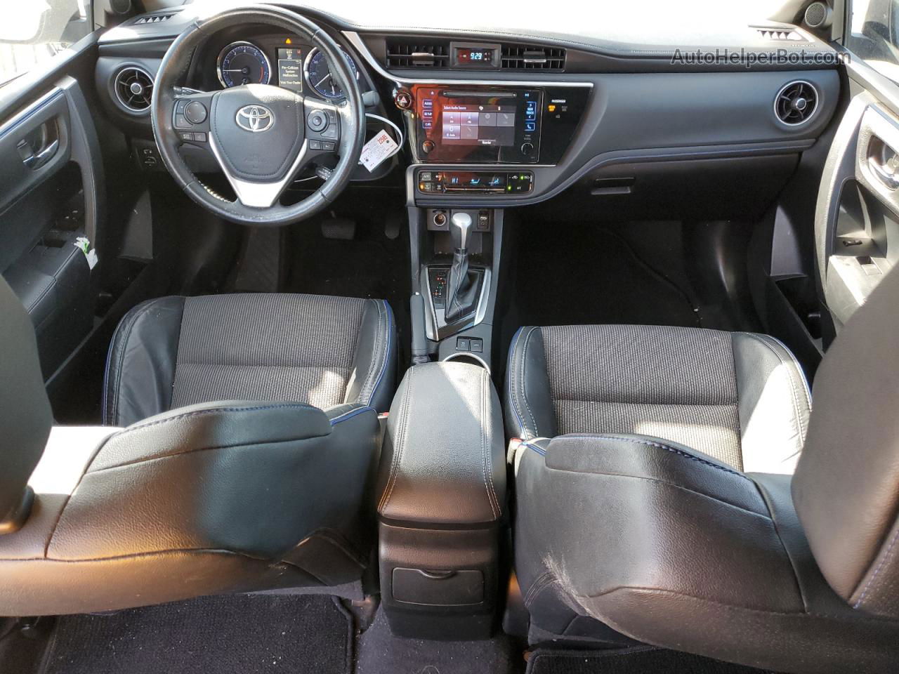 2017 Toyota Corolla L Silver vin: 5YFBURHE2HP598918