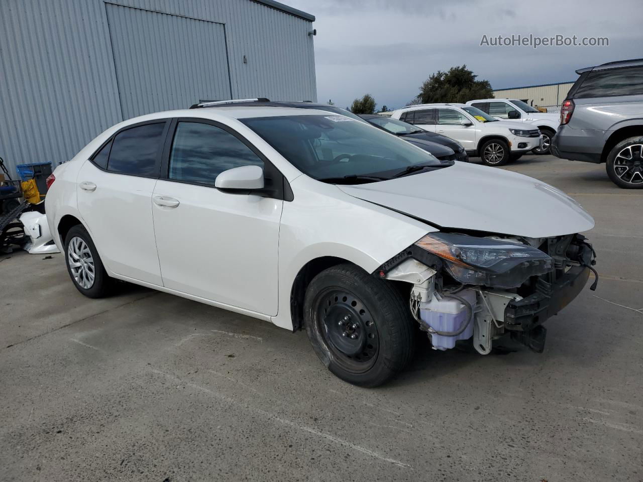 2019 Toyota Corolla L Белый vin: 5YFBURHE2KP912137